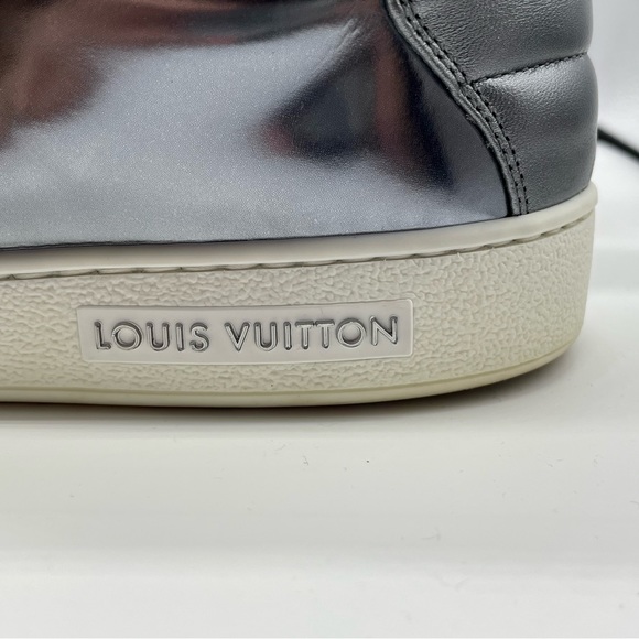 LV FrontRow - Picture 2 of 7